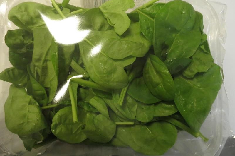 Ve špenátu z Kauflandu odhalila inspekce extrémní množství pesticidů