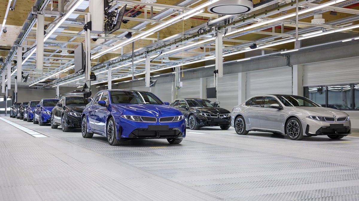 Továrna BMW v Mnichově už chrlí sedany i3. Se spalovacími motory končí