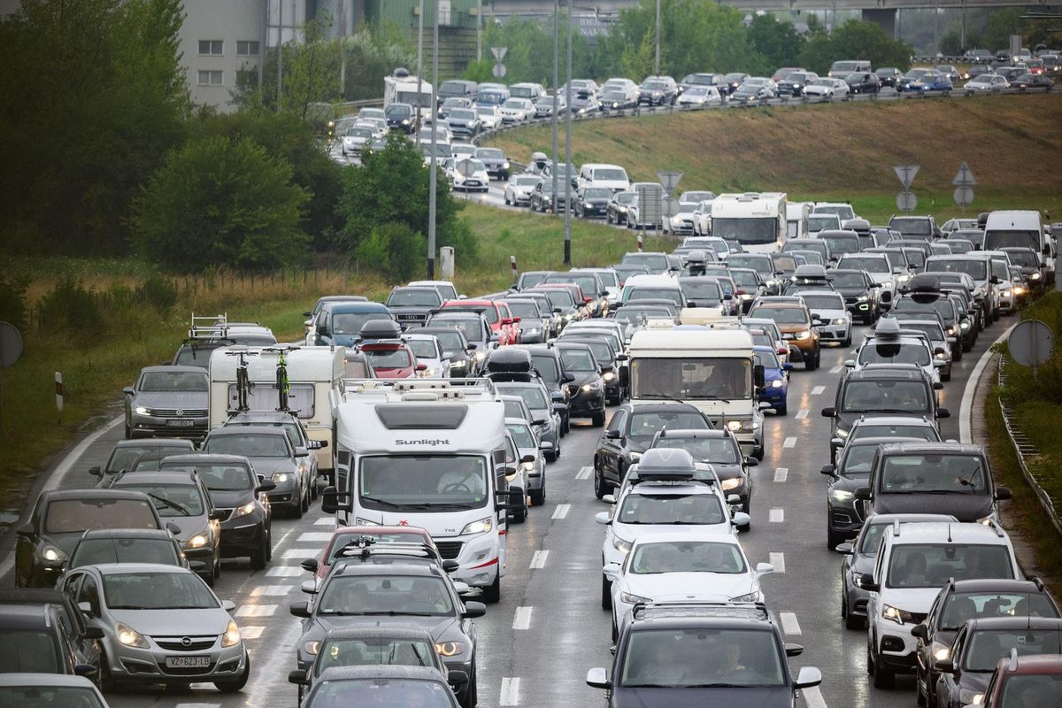 V Chorvatsku se cestou k Jadranu tvořily více než dvanáctikilometrové kolony