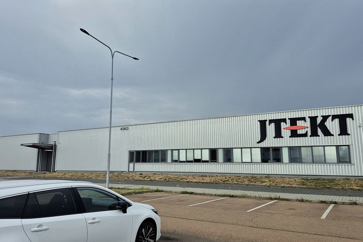 Plzeňský závod vyrábějící součástky pro světové automobilky propustí stovky lidí