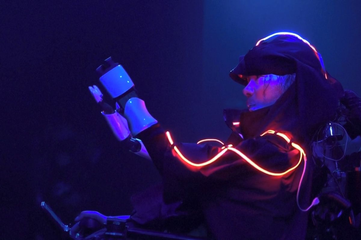 Umělec s ALS se proslavil jako DJ, díky novým technologiím