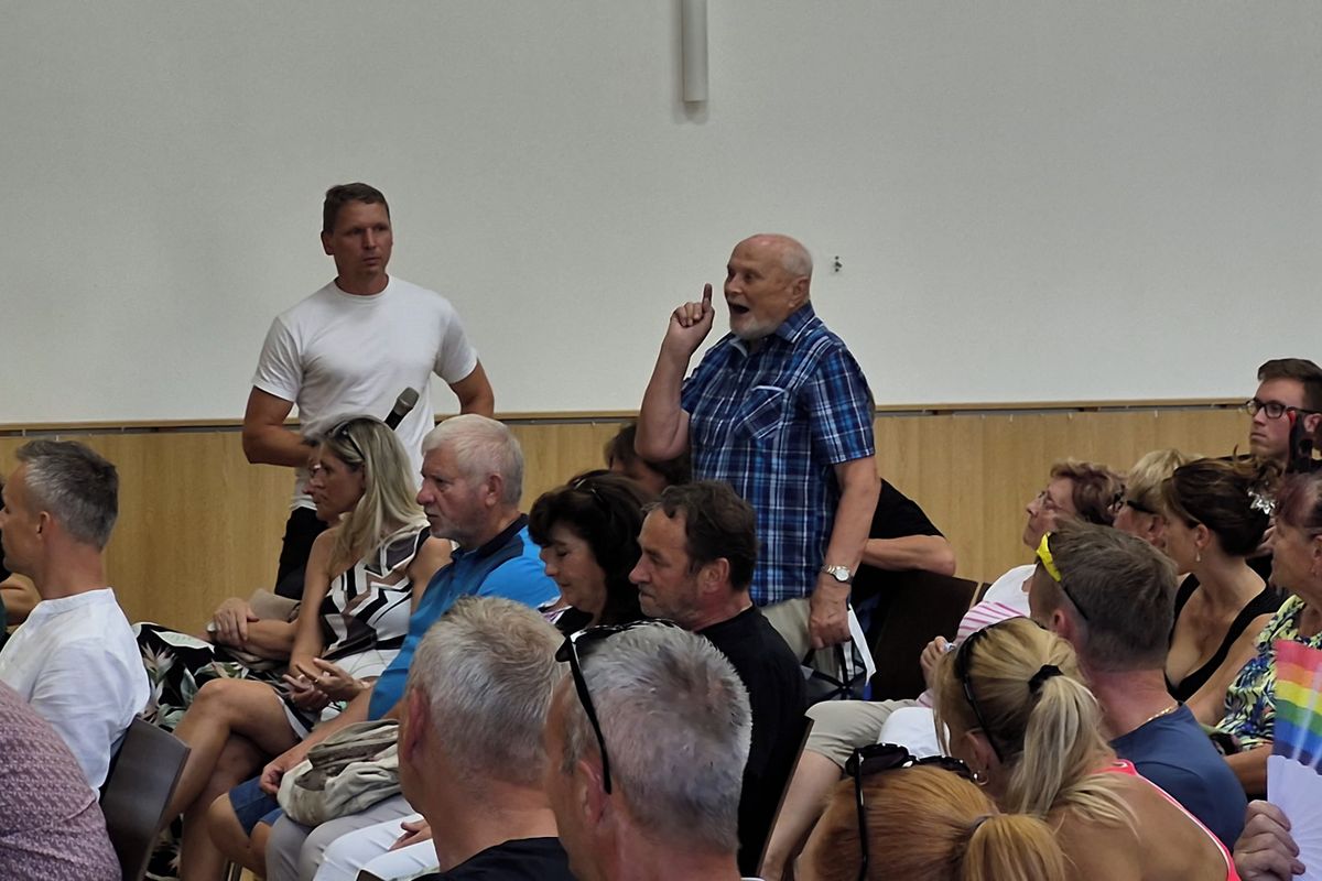 Válka o domovy. Část obyvatel Polanky se bouří proti návratu prasat do centra obce