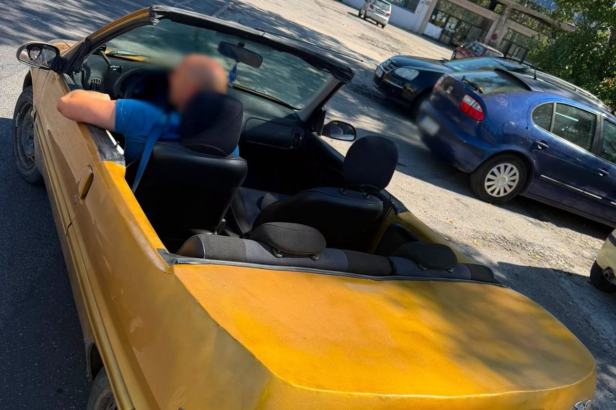 Uříznutím střechy vytvořil Slovák ze Citroenu kabriolet. Policisté ho nepochválili
