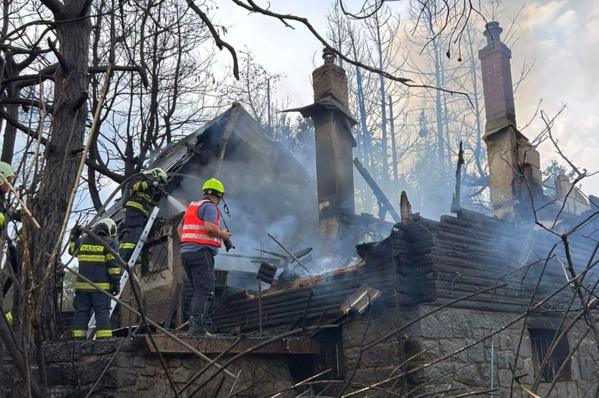 Zvýšené nebezpečí požárů už nehrozí, Středočeši zrušili výstrahu