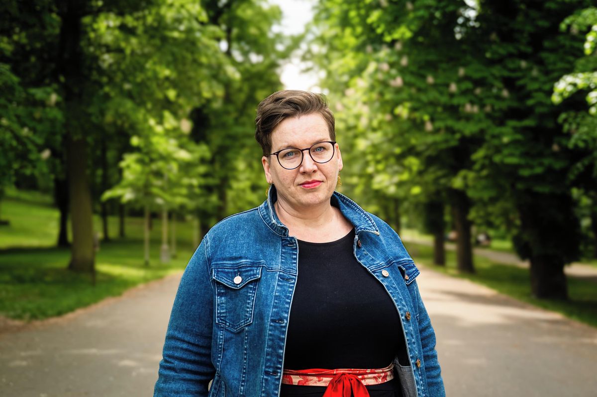 RECENZE: Viktorie Hanišová spílá extremistům až moc přímočaře