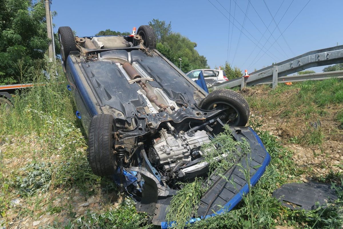 Senior na Šumpersku přehlédl škodovku, její řidič po srážce musel do nemocnice
