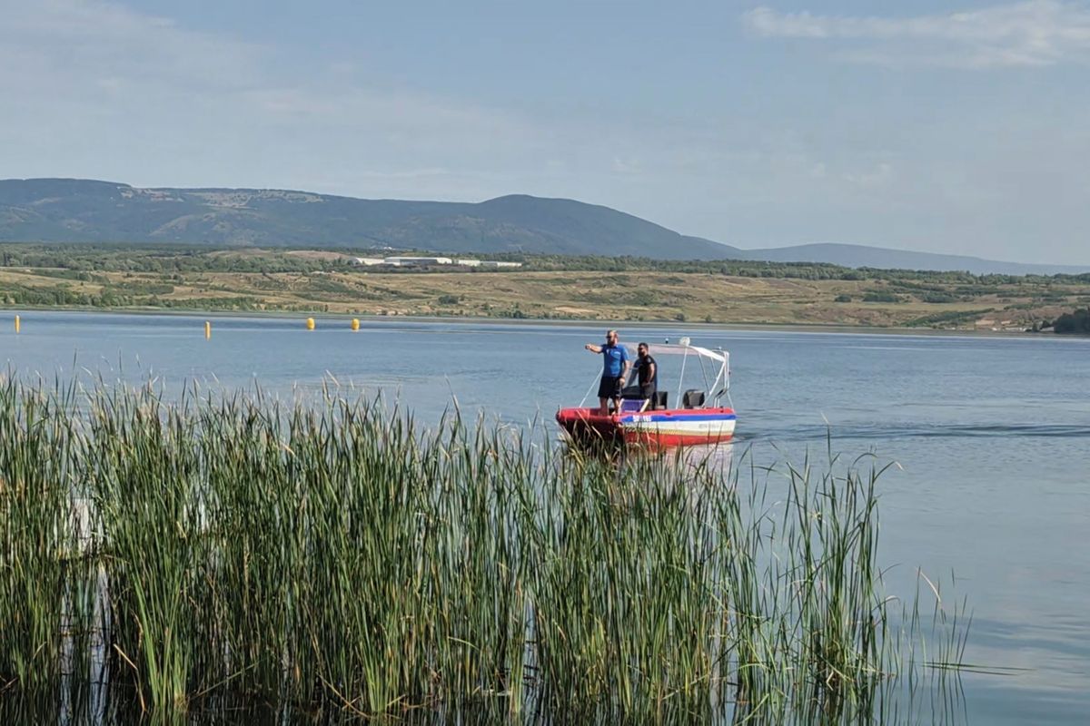 Pátrání po mužích na jezeře Most pokračuje. Svědek viděl prázdné paddleboardy
