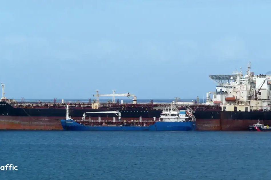 Italské námořnictvo obsadilo tanker ruské stínové flotily