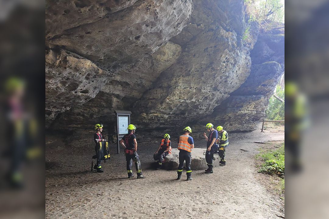 Rozdělali oheň pod Pravčickou bránou a odešli od něj. Vedoucí dětské skupiny schytal nejvyšší možnou pokutu