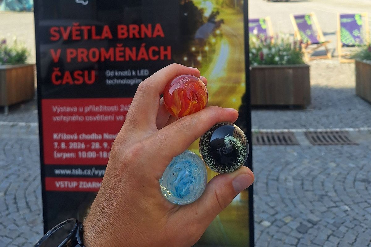 Skleněné kuličky připomínají 245 let od prvního osvětlení Brna