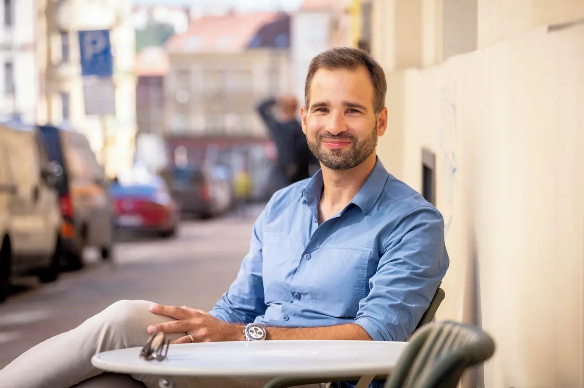 Režisér Matěj Balcar: Je-li vám padesát a víc, myšlenky na nevěru jsou asi normální