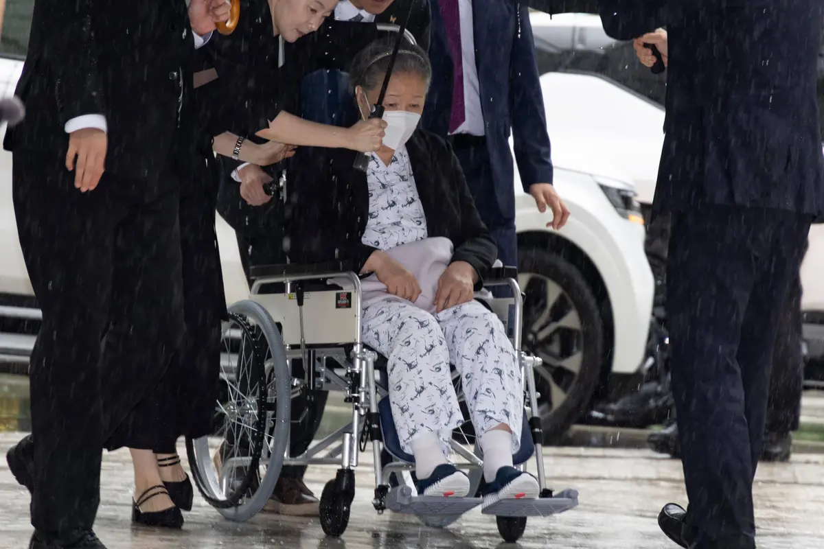 Hlava kontroverzní jihokorejské církve míří do vězení kvůli uplácení první dámy