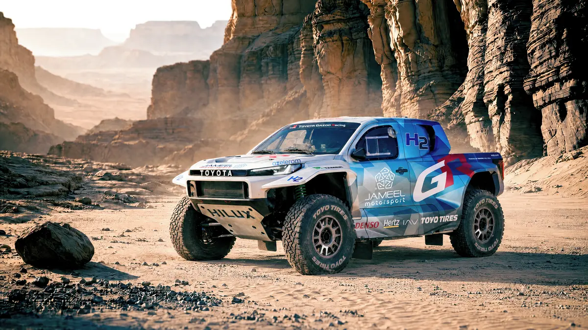 Unikátní Toyota Hilux zamíří na Dakar bez kapky benzínu