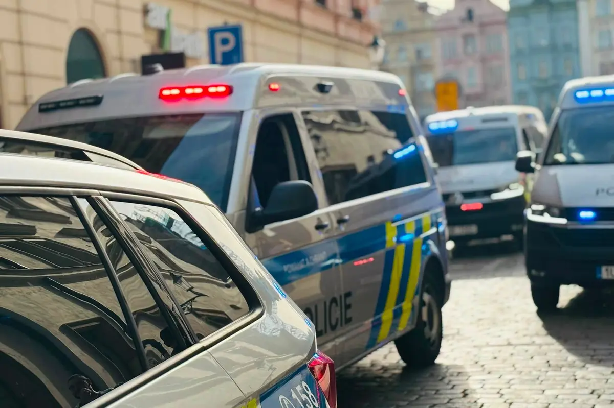 Střelba v plzeňském bytě. Uvnitř policie našla mrtvého muže