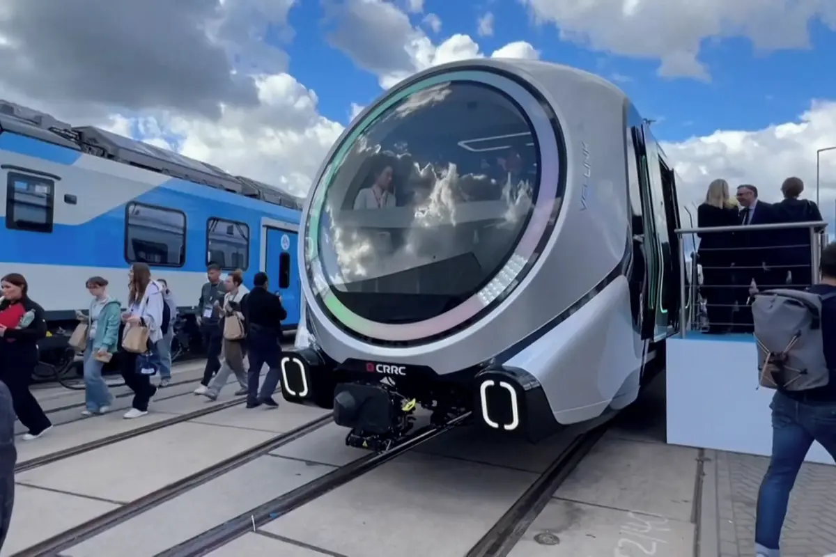 V Berlíně představili chytré metro. Varuje před poruchami, učí se kontaktem s okolím