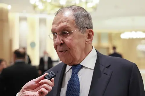Lavrov hodil pokračování války na Ukrajině na Američany