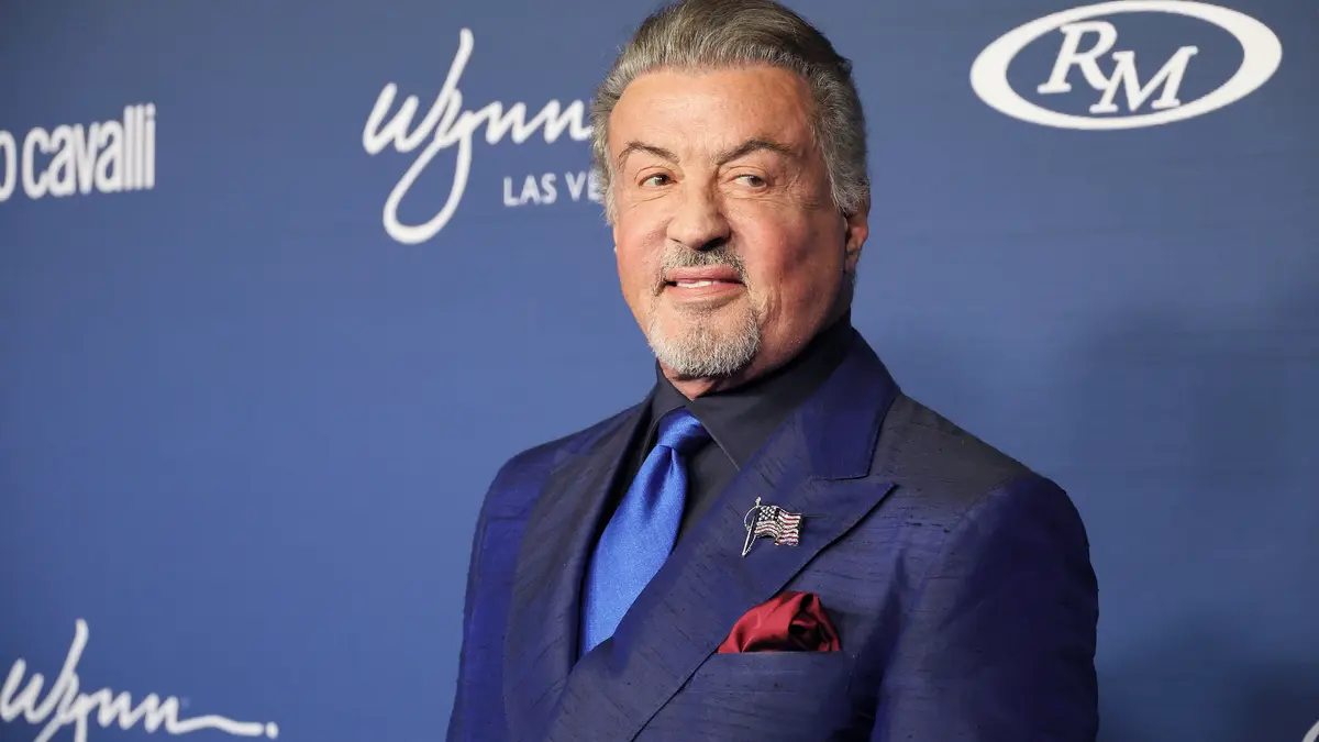 V době své největší slávy trpěl bulimií a užíval steroidy. Sylvester Stallone si dlouhá léta vědomě huntoval tělo