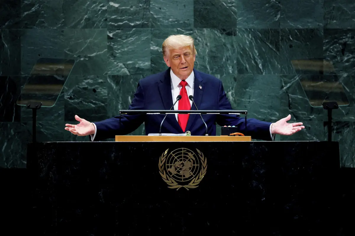 Už nakládali bomby. Trump si útok na Húsíe na poslední chvíli rozmyslel