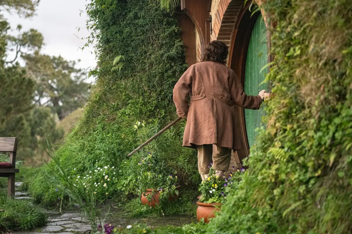 Elijah Wood si po letech opět zahraje Froda. Představuje se na fotkách z natáčení Honu na Gluma