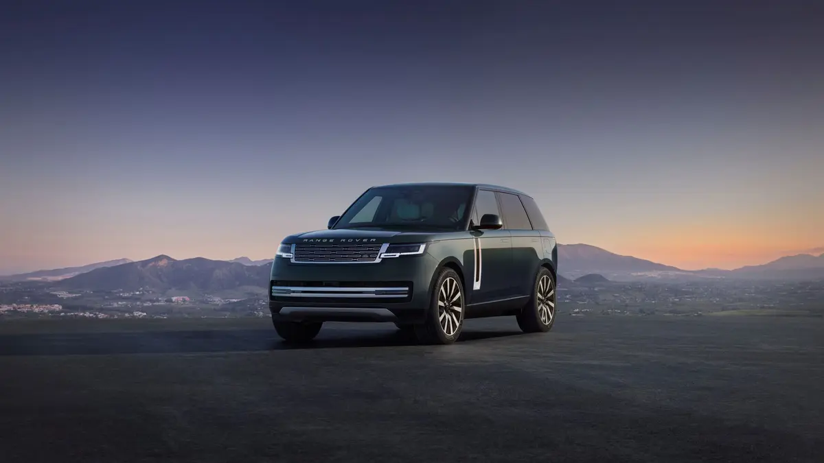 Elektrický Range Rover přijíždí s výkonem osmiválce a působivými schopnostmi