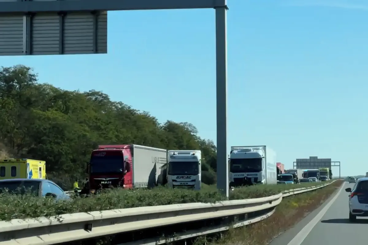 Hromadná nehoda zastavila provoz na D1 na příjezdu do Prahy