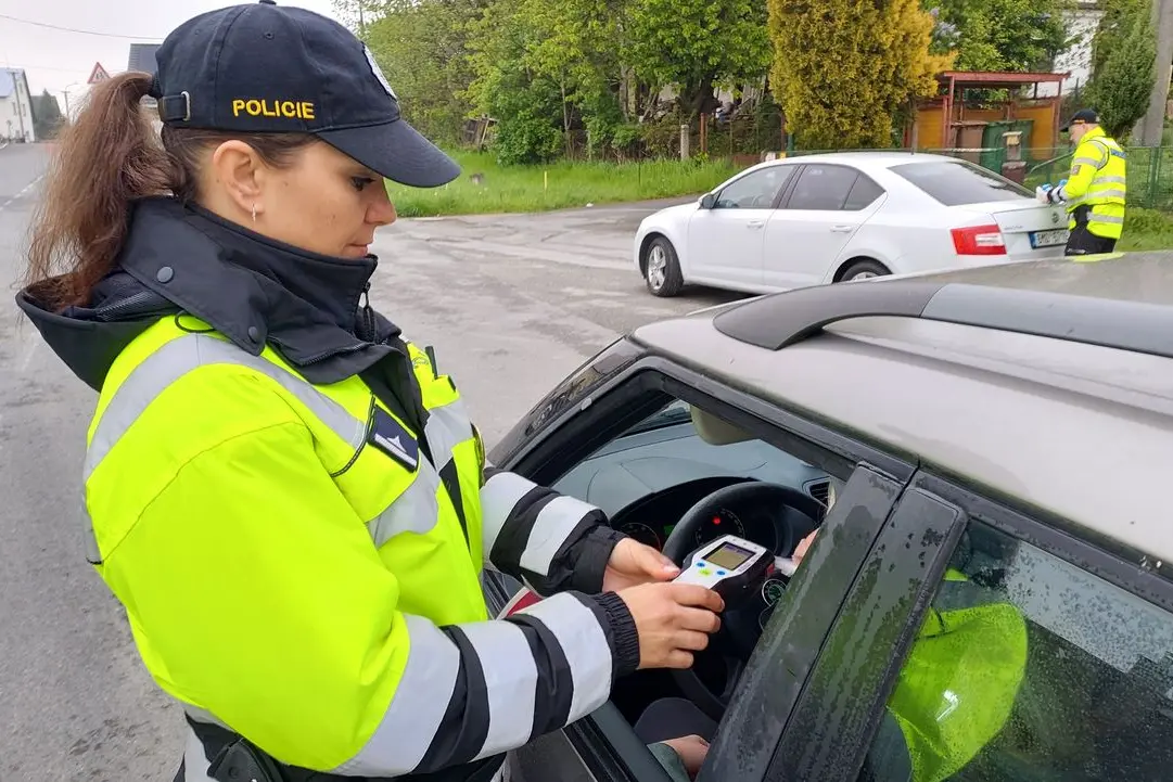 Řidič na Šumpersku se při kontrole vydával za svého bratra
