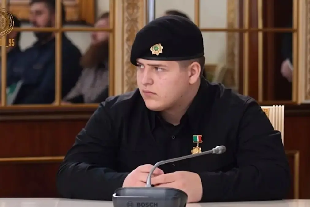 Adam Kadyrov se ztrapnil při čtení projevu, divil se i jeho otec