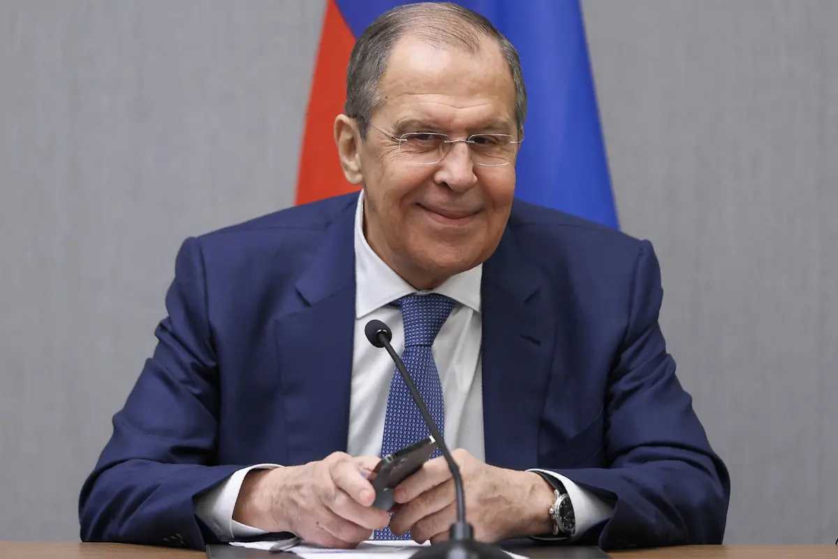 Lavrov pořádá kulatý stůl o Ukrajině a Západu. Přijde přes 110 velvyslanců, českého nepozval
