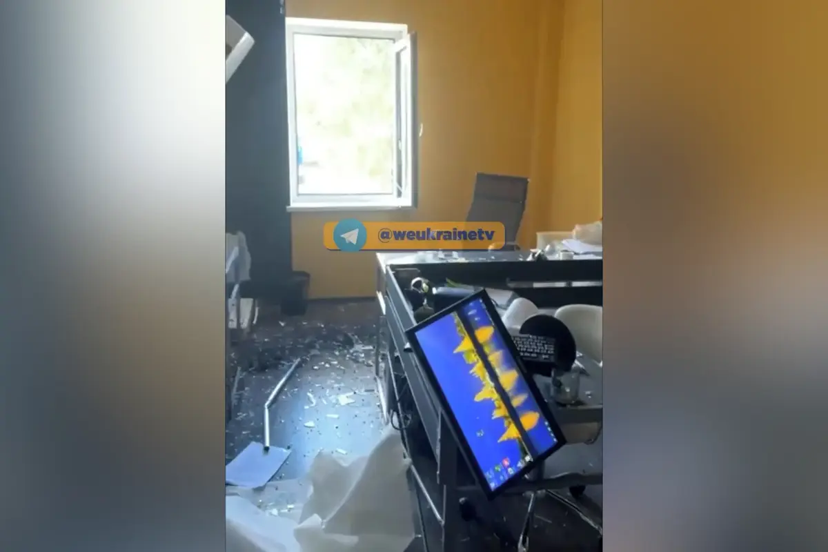 Rusové při útoku na Kyjev zasáhli i budovu televizní stanice, která živě vysílala