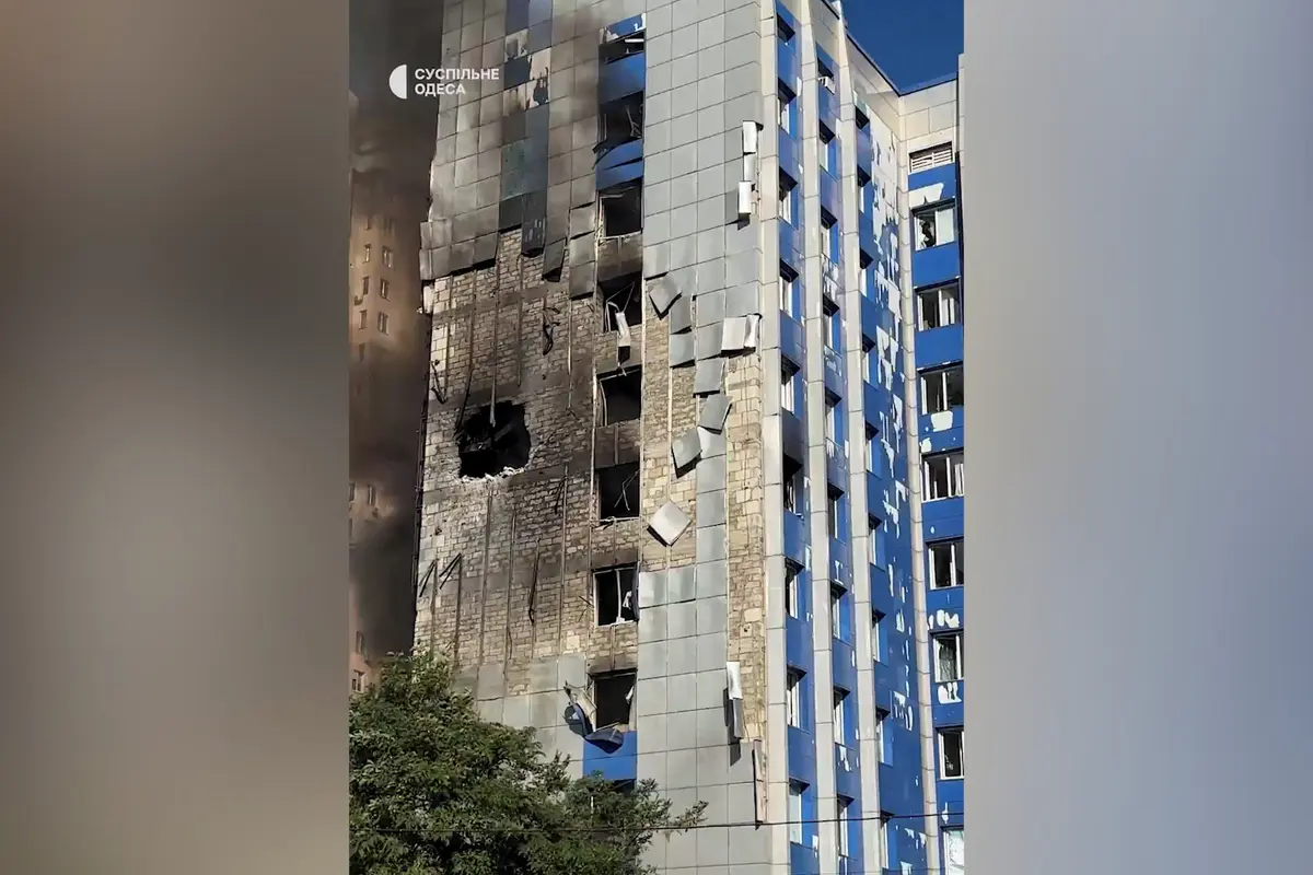 Rusové udeřili na centrum Oděsy. Druhý útok přišel během zásahu záchranářů