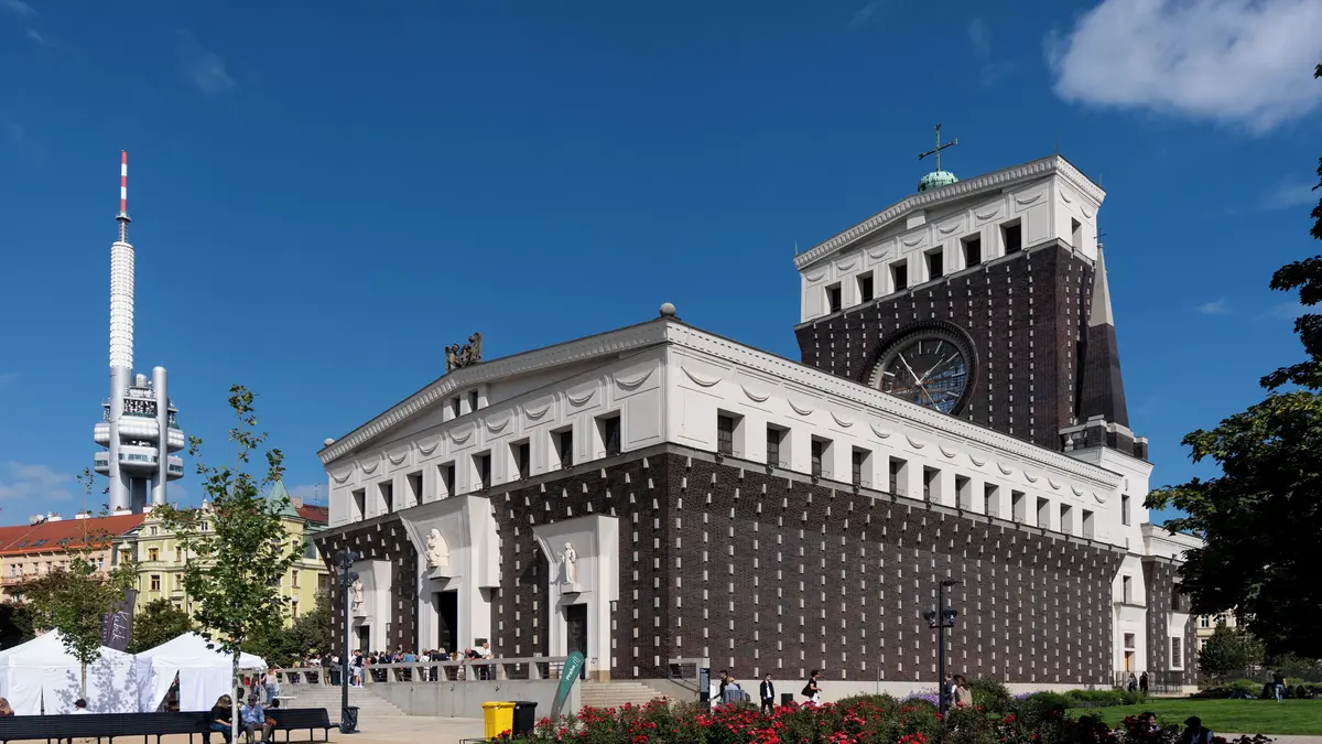 FOTO: Ikonický kostel na Vinohradech nabídl návštěvníkům mimořádnou prohlídku