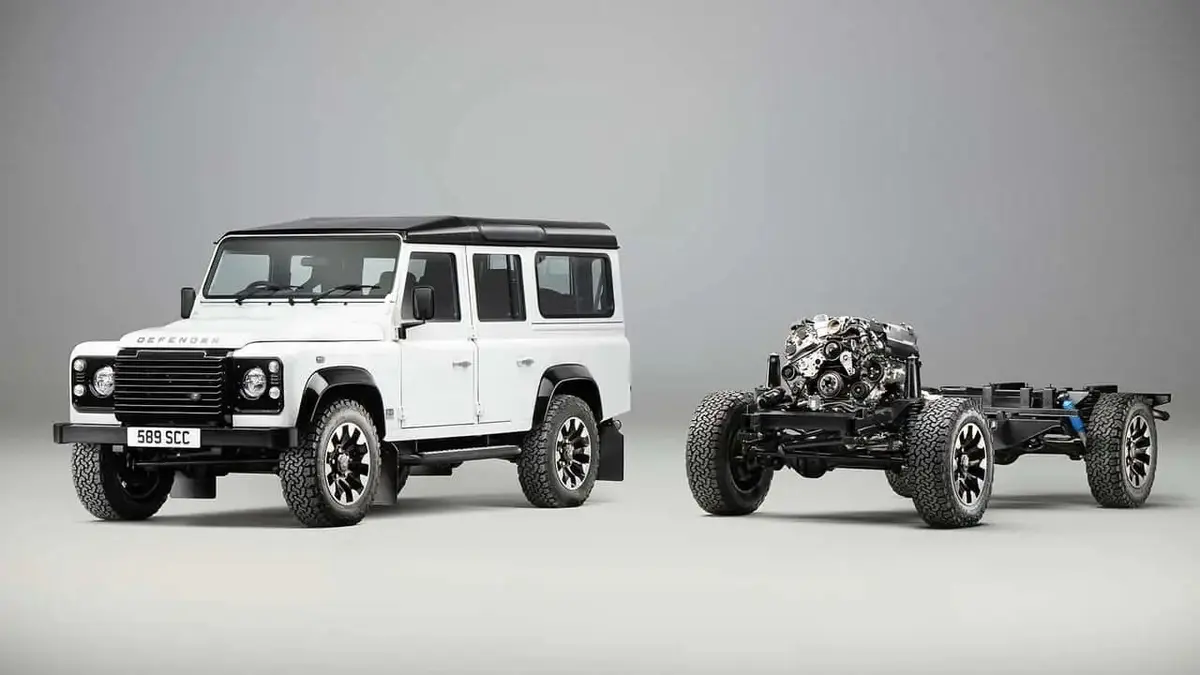 Land Rover nabízí zástavbu moderního motoru V8 do starého defenderu