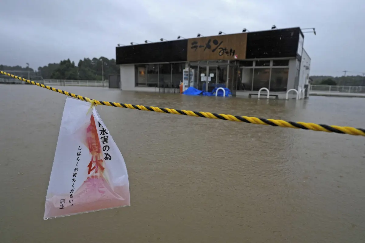 Tokio zasáhl tajfun, platí nejvyšší stupeň výstrahy