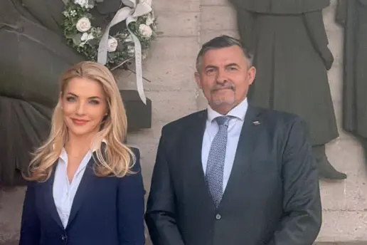 Plochozemec končí na slovenském ministerstvu kultury: Šimkovičová se zbavila Lukáše Machaly