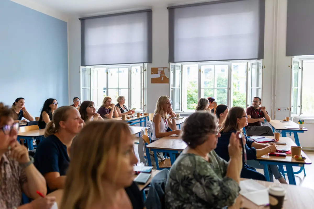 Seznam propojil učitele a knihovníky. Odhalovali manipulace i AI obsah