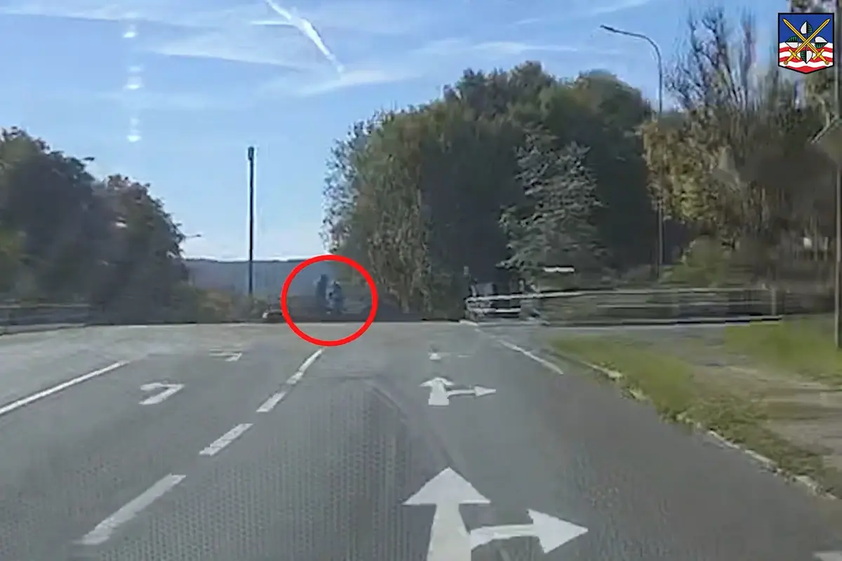 Riskantní manévr motorkáře ve Varech. Nadýchal 2,68 promile
