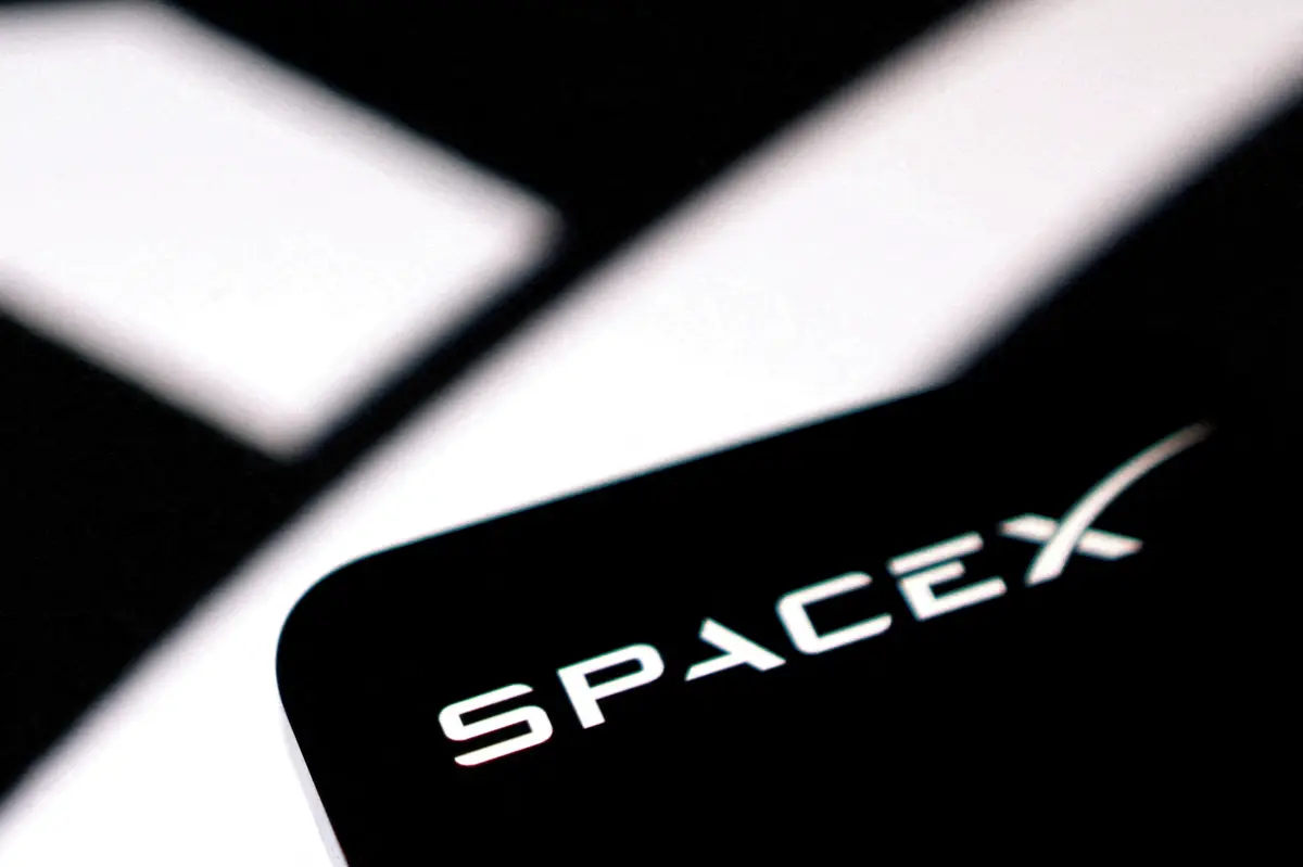 Muskova SpaceX si chce půjčit stovky miliard na čipy