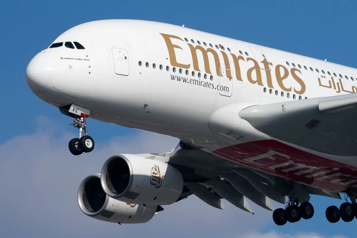 Ze stropu airbusu vytékala na cestující voda. Pasažéři natáčeli