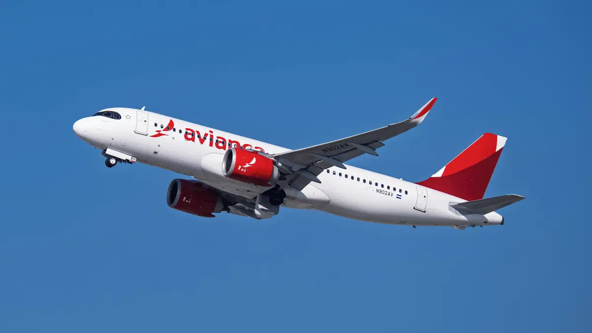 Letadlo zasáhly nečekané turbulence. Několik lidí muselo po přistání do nemocnice