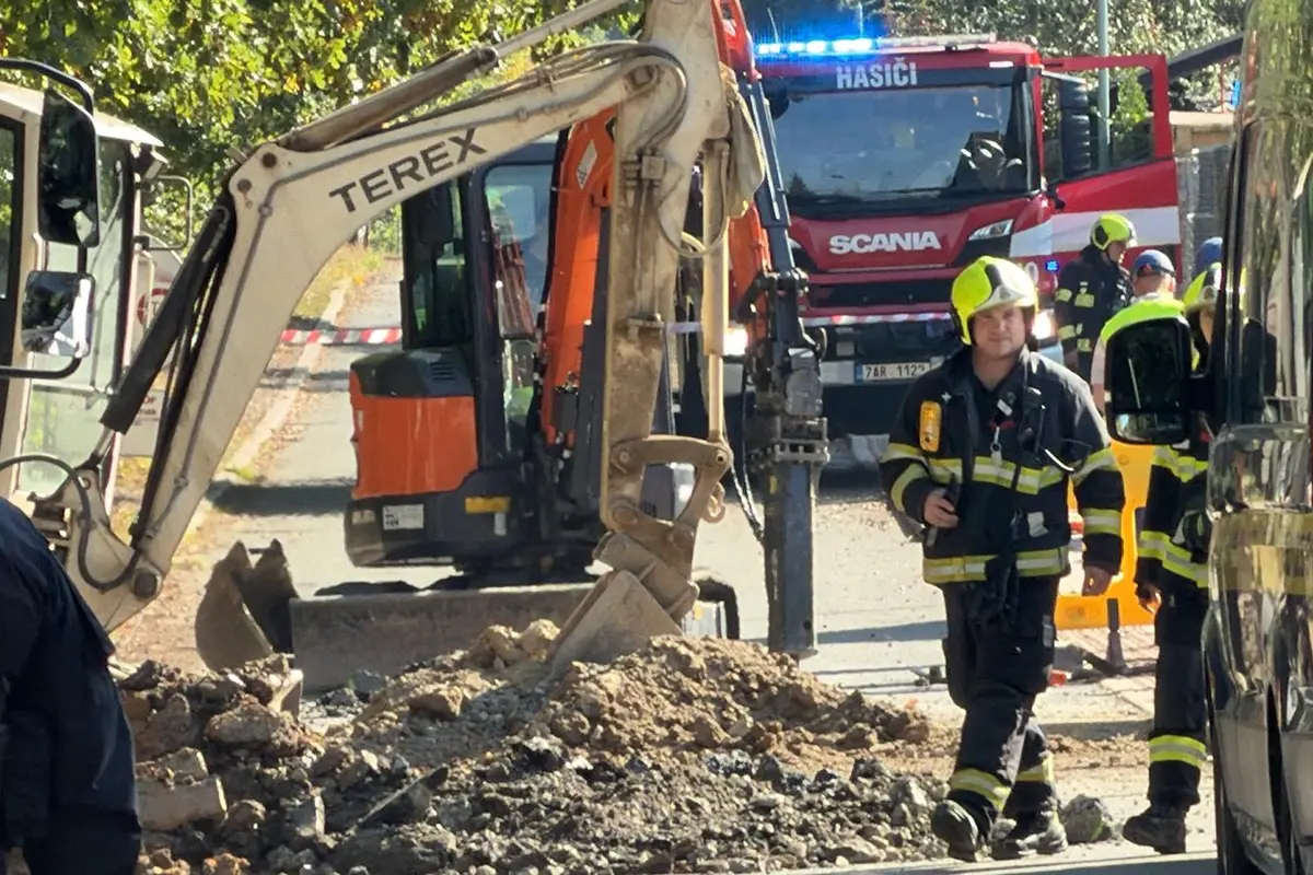 Únik plynu v Praze. Hasiči z okolních domů evakuovali několik lidí
