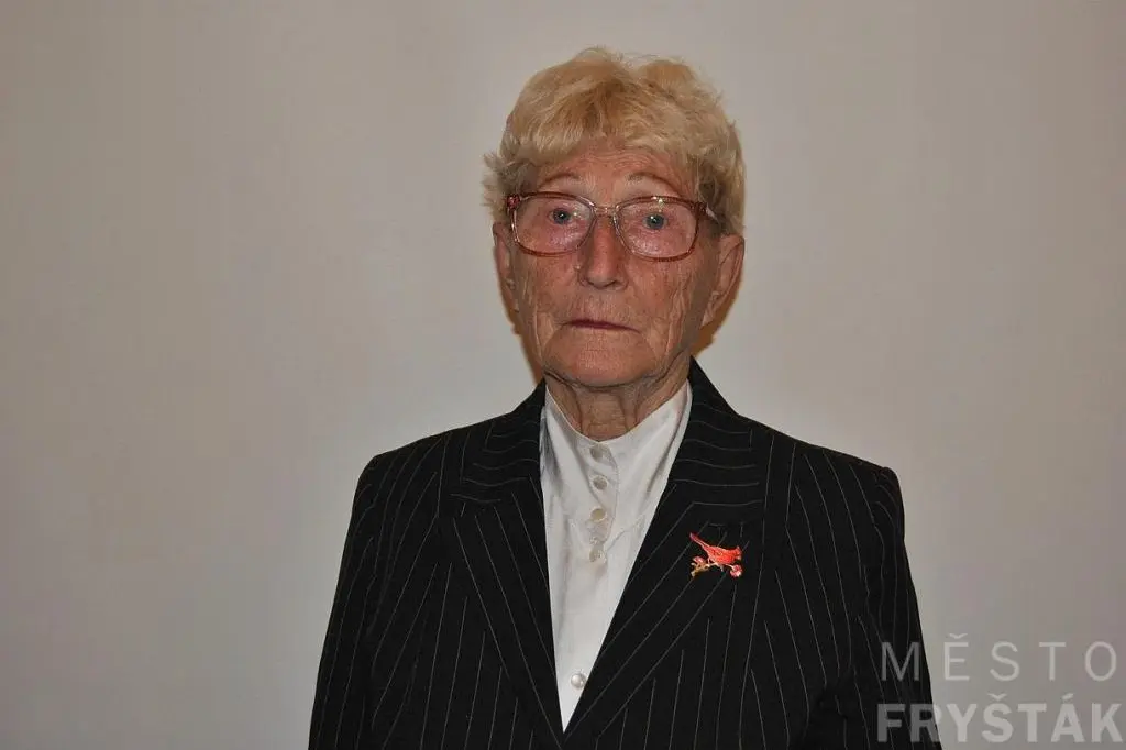 Sylva Knedlová vs. zástup osmnáctiletých. Rozdíl mezi nejmladším a nejstarším zastupitelem je 74 let