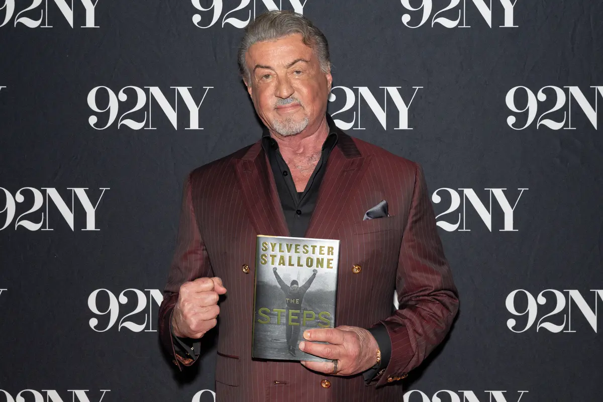 Šikana ve škole i zavržený scénář Rockyho. Sylvester Stallone se otevřel v nové knize