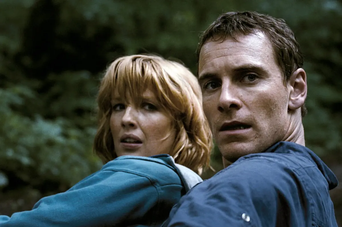 Hororová Týna: Michael Fassbender v Jezeru smrti pocítil na vlastní kůži zkaženou Británii