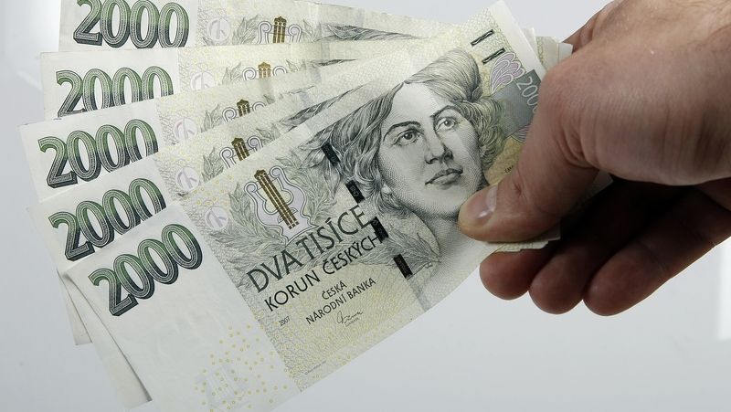 Přijímat hotovost obchodníci podle zákona musí. Sankce za porušení ale nejsou