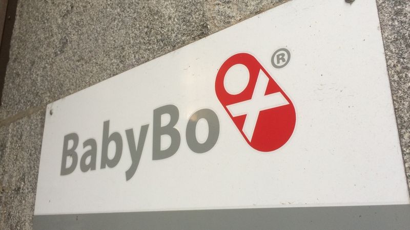 Novorozené děvče bylo odloženo do českobudějovického babyboxu