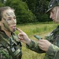 V armádě. Během týdenního výcviku v Moravské Třebové si vyzkoušela vše, čím student tamní střední vojenské školy projde během čtyřletého studia.