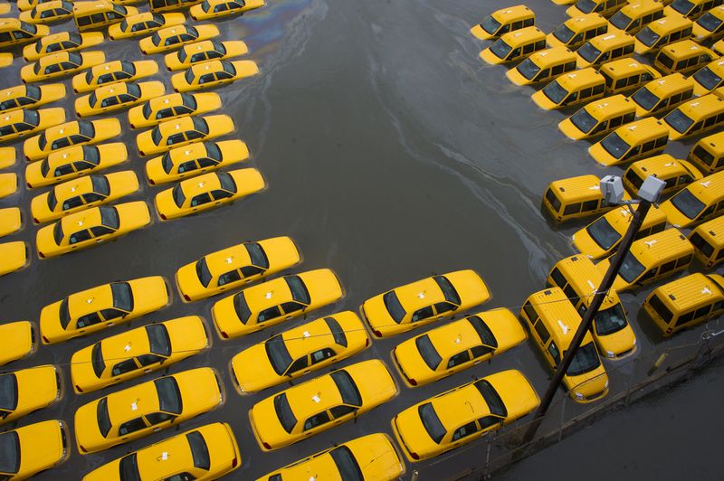 Zaplavené vozy taxi služby v New Yorku