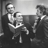 Zdeněk Svěrák, Václav Lohniský a Ladislav Smoljak v komedii Marečku, podejte mi pero! (1976)