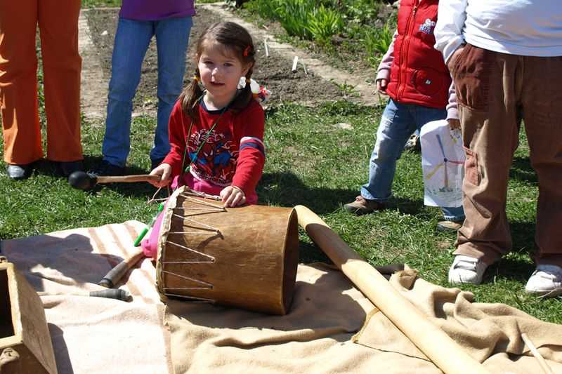 Hra na dřevěné hudební nástroje čeká na návštěvníky také letos