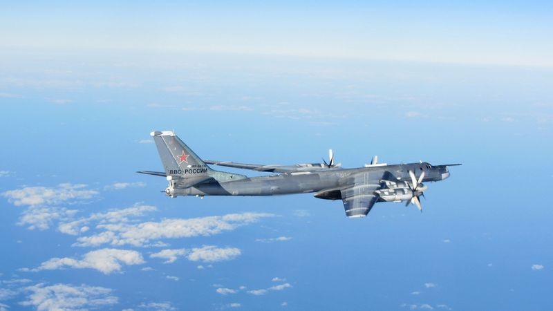 Rusko pálilo na Ukrajinu od Kaspického moře, obává se sestřelení letadel